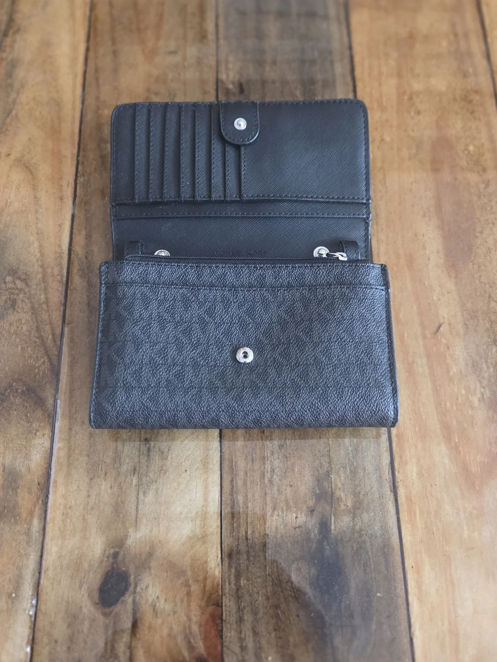 Michael Kors Black Leather Wallet - Classic Folded Design